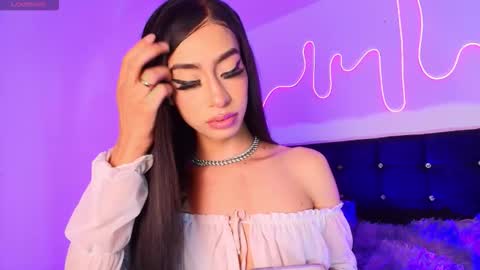 NahiaVictoria  online show from 03-09-26, 09:08