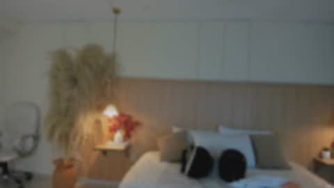Snapshot of nahimithompson chatting on 06-30-26, 07:15 Nahimi online show from 06-30-26, 07:15