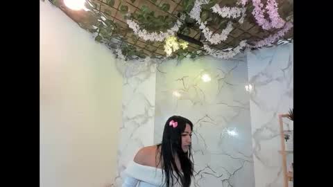 Snapshot of nahomi_hot2002 chatting on 06-04-26, 01:17 nahomi_hot2002 online show from 06-04-26, 01:17