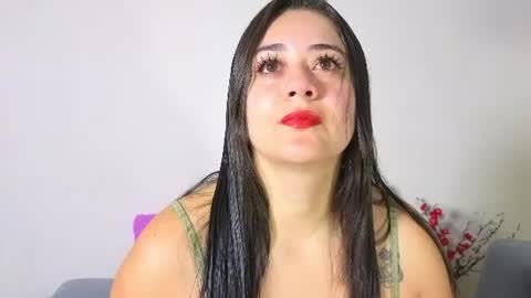 Snapshot of nahomi_sweett chatting on 06-12-26, 10:47 Nahomi online show from 06-12-26, 10:47
