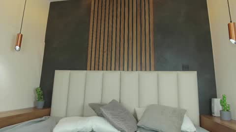  VICTORIA  online show from 02-09-25, 01:33