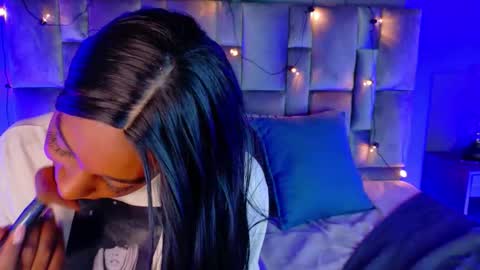  VICTORIA  online show from 09-26-25, 07:40