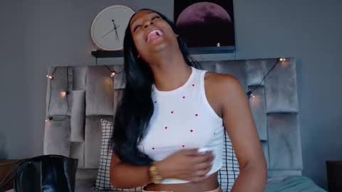  VICTORIA  online show from 11-26-25, 07:37