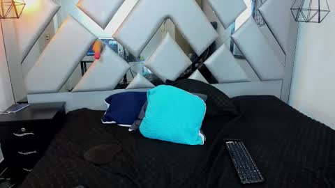 Nahomi  online show from 09-11-25, 11:38