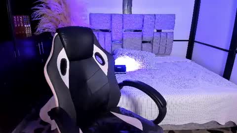 Nahomi online show from 07-25-26, 04:54
