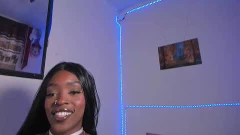 Nahomy  online show from 03-05-26, 07:54