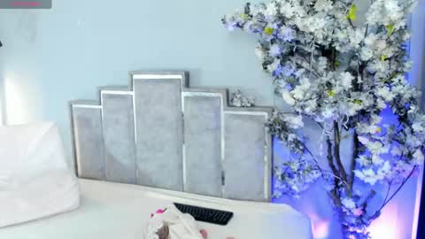 nahomycarterr online show from 05-06-26, 11:37
