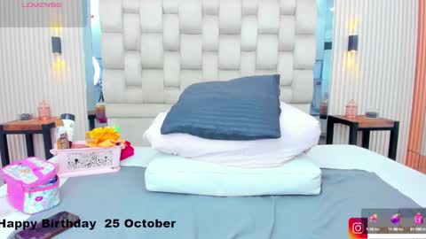 Nahomye online show from 10-08-25, 03:04