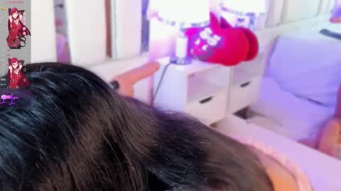 Snapshot of nahomyroberts chatting on 10-18-25, 12:17 Nahomy Roberts online show from 10-18-25, 12:17