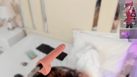 Snapshot of nahomyroberts chatting on 12-03-25, 12:36 Nahomy Roberts online show from 12-03-25, 12:36