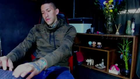 naider_1 online show from 04-19-26, 04:23