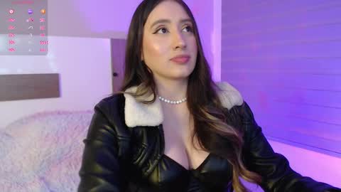 Snapshot of nailahk chatting on 10-02-25, 01:01 NAILAHK online show from 10-02-25, 01:01