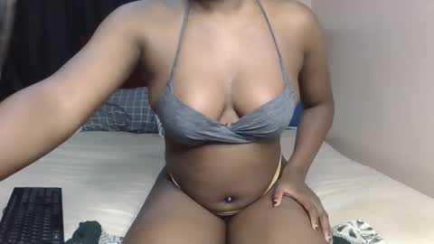 Snapshot of nailastars chatting on 02-17-25, 02:42 Dear online show from 02-17-25, 02:42