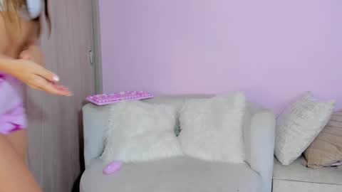 Snapshot of naileea chatting on 01-25-25, 07:07 online show from 01-25-25, 07:07