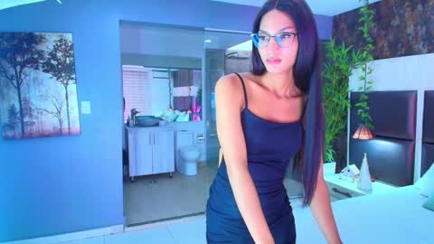 Snapshot of nailuj66 chatting on 12-26-24, 04:14 Lia online show from 12-26-24, 04:14