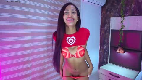 Snapshot of nailuj66 chatting on 01-29-25, 01:17 Lia online show from 01-29-25, 01:17