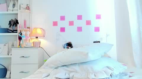 Naissha online show from 10-18-25, 03:02