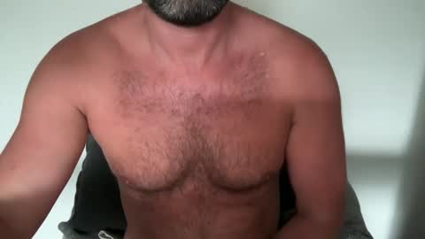 Snapshot of naked_dude25 chatting on 01-11-26, 02:27 naked_dude25 online show from 01-11-26, 02:27