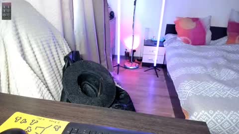 Snapshot of naked_psychologist chatting on 03-09-25, 01:37 Asy no face online show from 03-09-25, 01:37