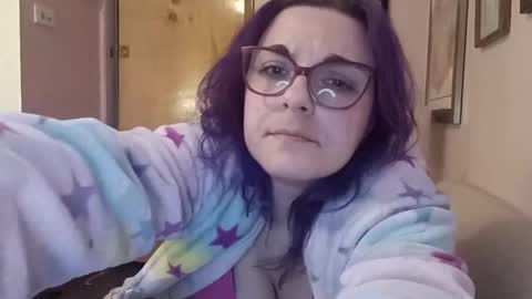 Lizzy online show from 01-15-25, 05:50