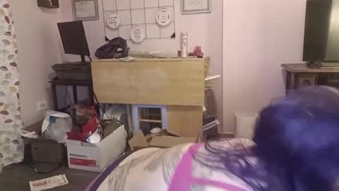 Lizzy online show from 01-17-25, 05:42