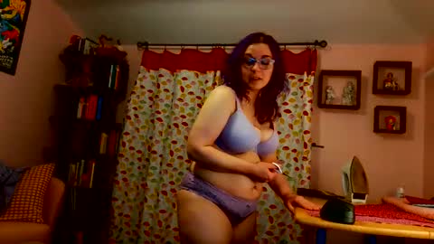 Lizzy online show from 01-31-25, 05:51