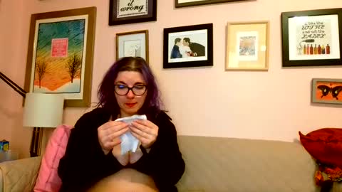 Lizzy online show from 02-17-25, 05:58
