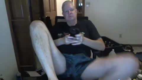 Snapshot of nakedilmale chatting on 05-15-26, 11:01 Tip 100 for my full real name online show from 05-15-26, 11:01