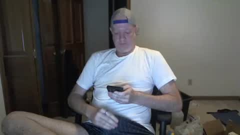 Snapshot of nakedilmale chatting on 05-25-26, 02:39 Tip 100 for my full real name online show from 05-25-26, 02:39