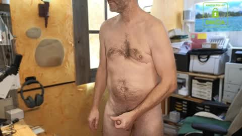 Luke online show from 12-19-24, 05:18