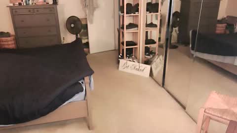 nakedmonkey online show from 04-24-26, 12:24