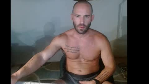 Snapshot of nakedpreacher89 chatting on 01-04-25, 05:37 Preacher online show from 01-04-25, 05:37