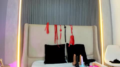 NalaRoux online show from 02-03-26, 03:48