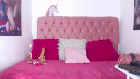 NALAROY online show from 10-27-25, 04:11