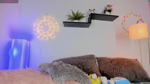 Nalia Adams online show from 02-11-25, 01:52