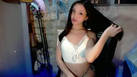 Snapshot of nami_kisser chatting on 04-25-26, 05:43 Nami online show from 04-25-26, 05:43