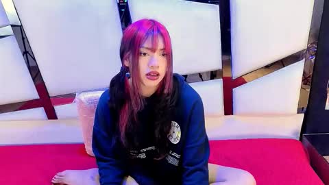     online show from 12-14-25, 12:43