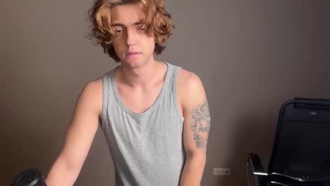 Snapshot of namiraaxel chatting on 01-13-26, 09:09 Georges online show from 01-13-26, 09:09