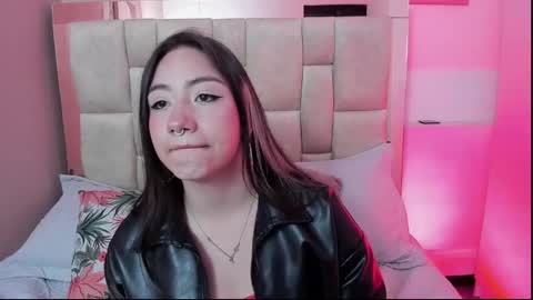 Nana online show from 12-21-25, 03:35