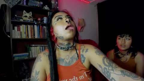 Snapshot of nana_cirkuss chatting on 10-27-25, 03:32 Val  online show from 10-27-25, 03:32