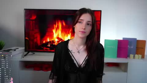 Elizabeth online show from 06-24-26, 01:15
