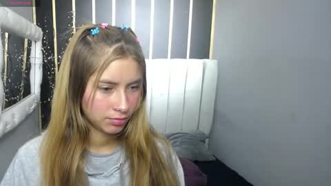 Snapshot of nancy_blonde chatting on 04-24-26, 12:40 nancy blonde online show from 04-24-26, 12:40