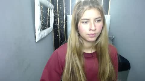 Snapshot of nancy_blonde chatting on 04-27-26, 12:47 nancy blonde online show from 04-27-26, 12:47