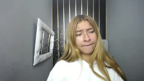 Snapshot of nancy_blonde chatting on 05-08-26, 12:21 nancy blonde online show from 05-08-26, 12:21