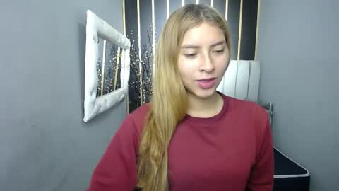 Snapshot of nancy_blonde chatting on 05-10-26, 01:49 nancy blonde online show from 05-10-26, 01:49
