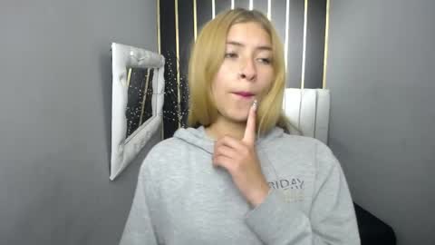 Snapshot of nancy_blonde chatting on 05-19-26, 02:12 nancy blonde online show from 05-19-26, 02:12
