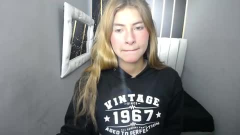 Snapshot of nancy_blonde chatting on 06-02-26, 12:18 nancy blonde online show from 06-02-26, 12:18