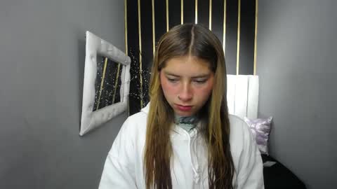 Snapshot of nancy_blonde chatting on 06-05-26, 01:39 nancy blonde online show from 06-05-26, 01:39