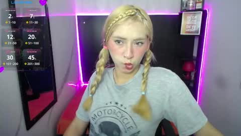 Snapshot of nancy_blonde chatting on 06-28-26, 03:29 nancy blonde online show from 06-28-26, 03:29
