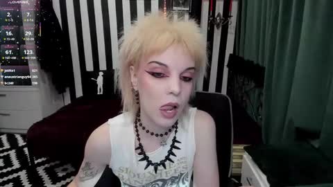 Nancy online show from 10-22-25, 11:37